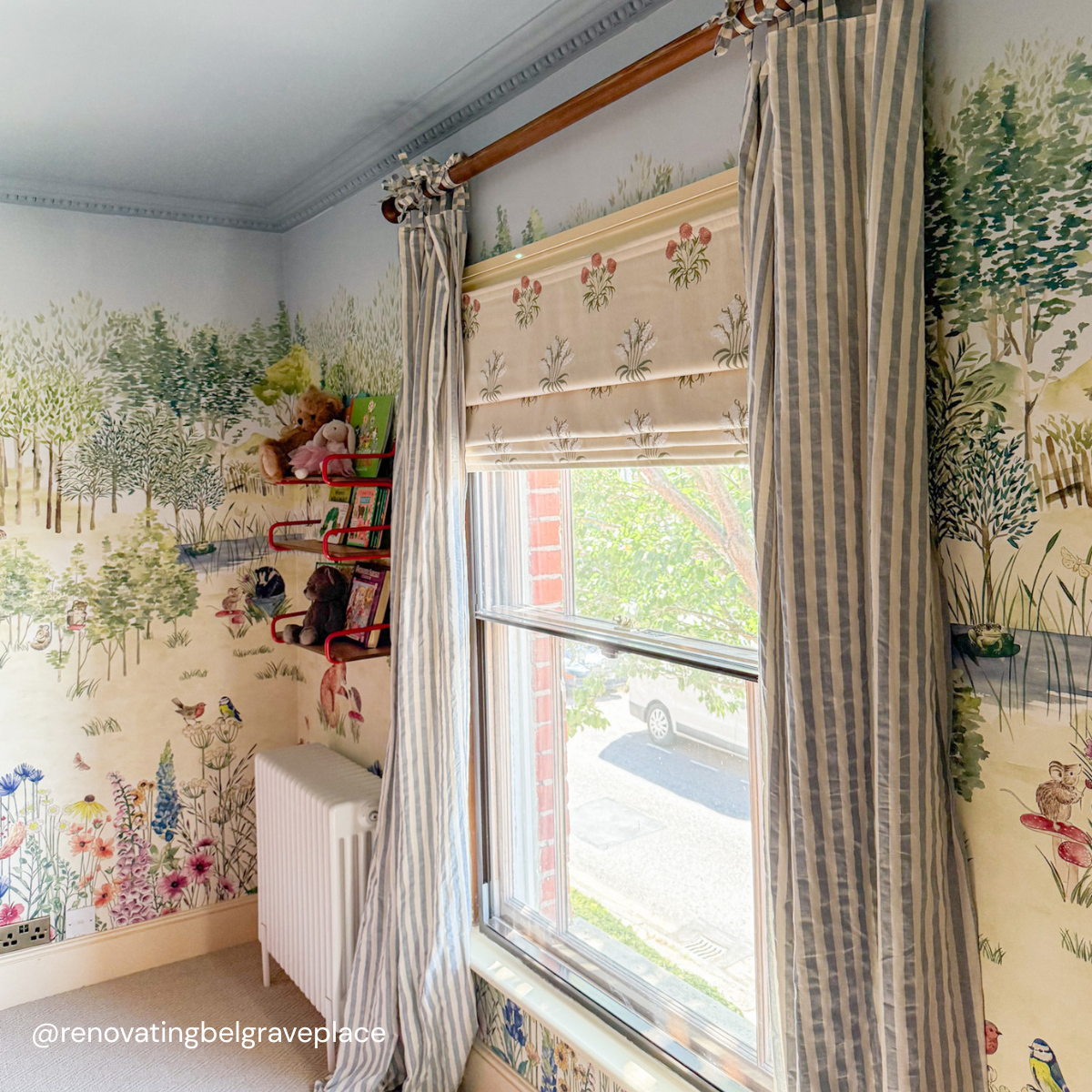 William Morris At Home Lily Flower Embroidery Nettle Motorised - Image 3