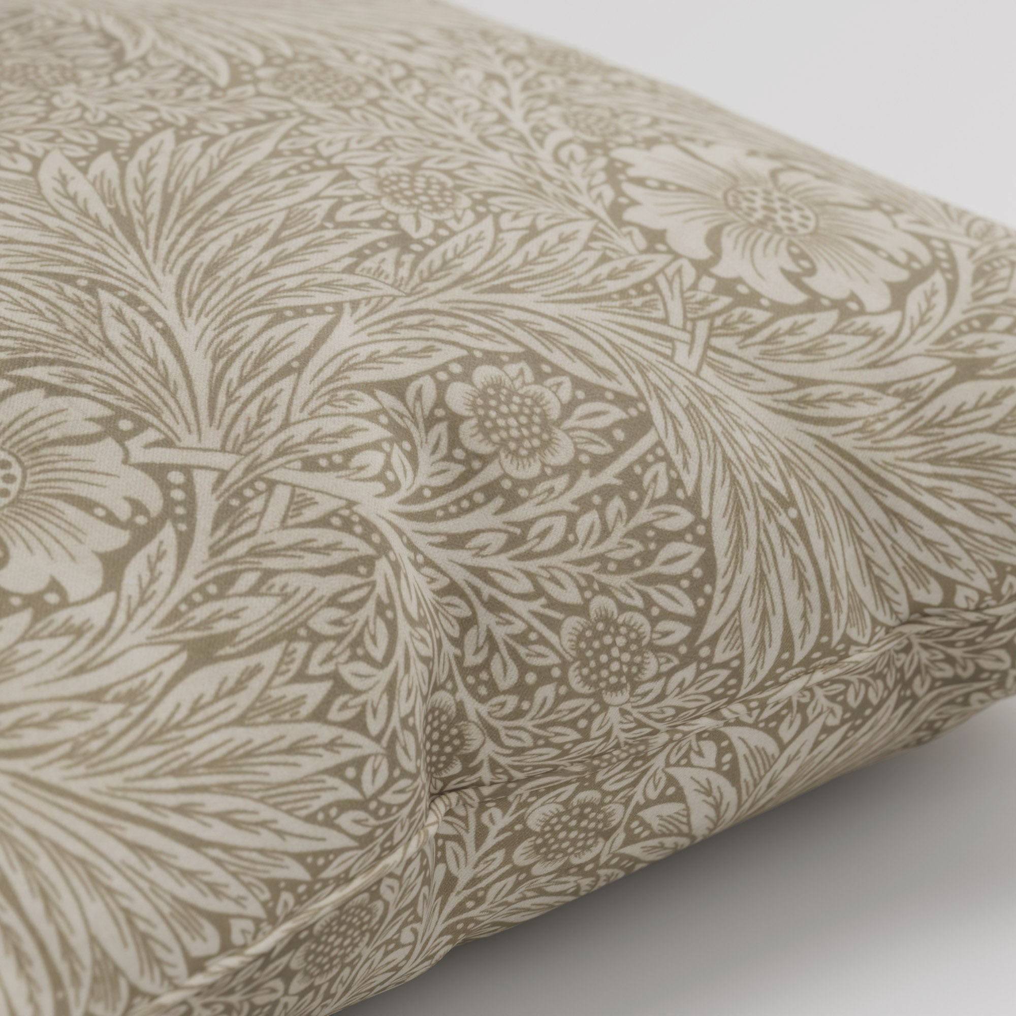William Morris At Home Marigold Velvet Jute Cushion - Image 4