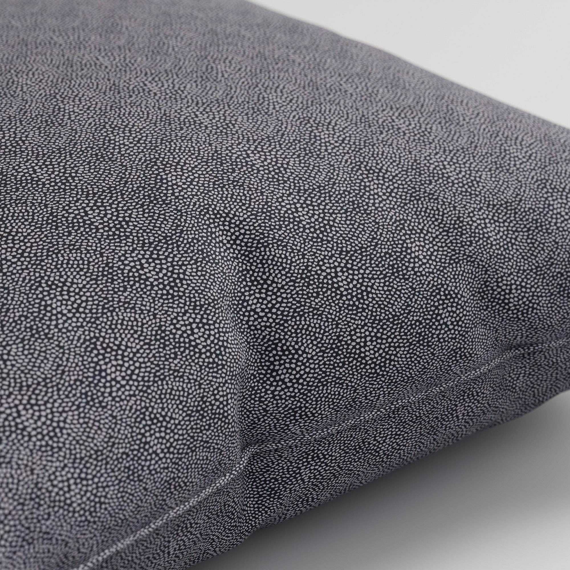 Rubens Indigo Cushion - Image 3