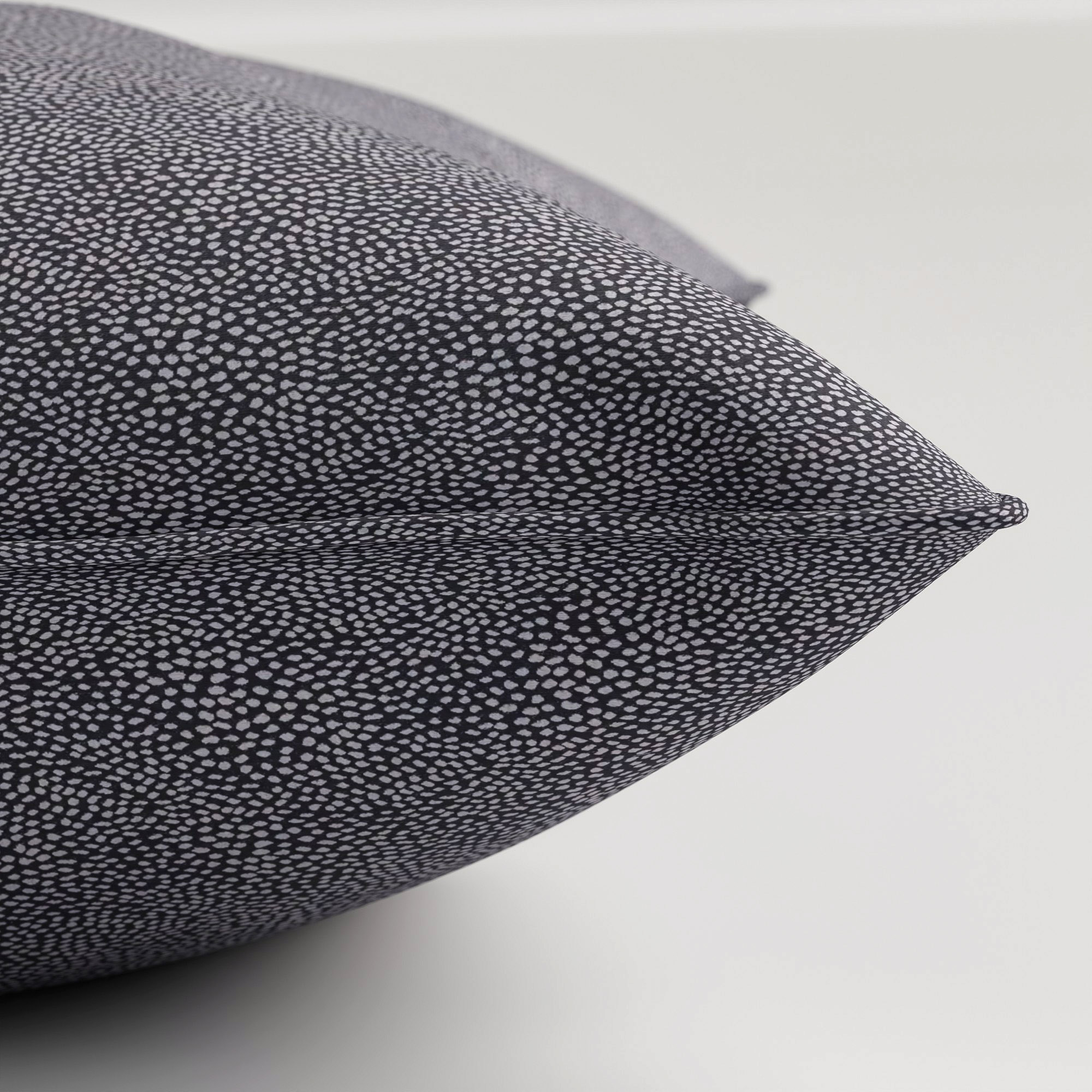Rubens Indigo Cushion - Image 4
