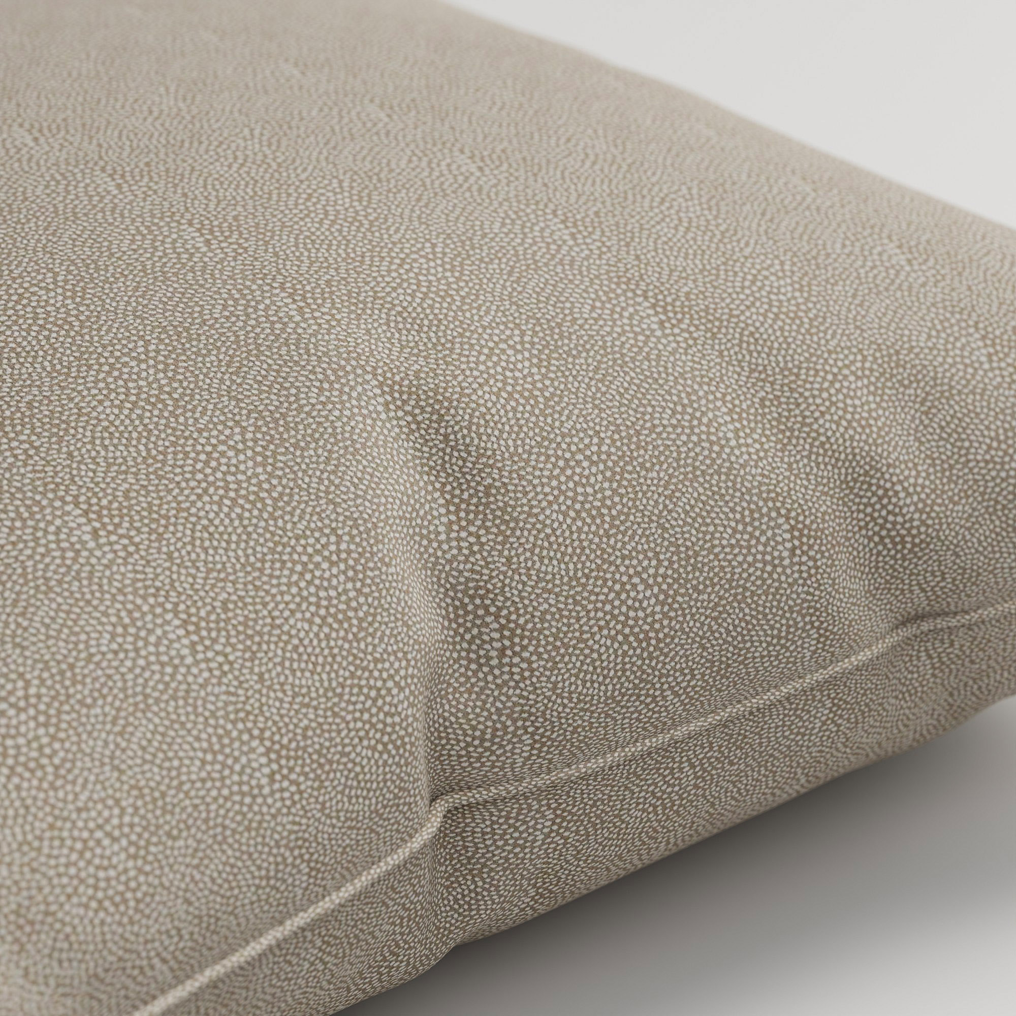 Rubens Nougat Cushion - Image 3
