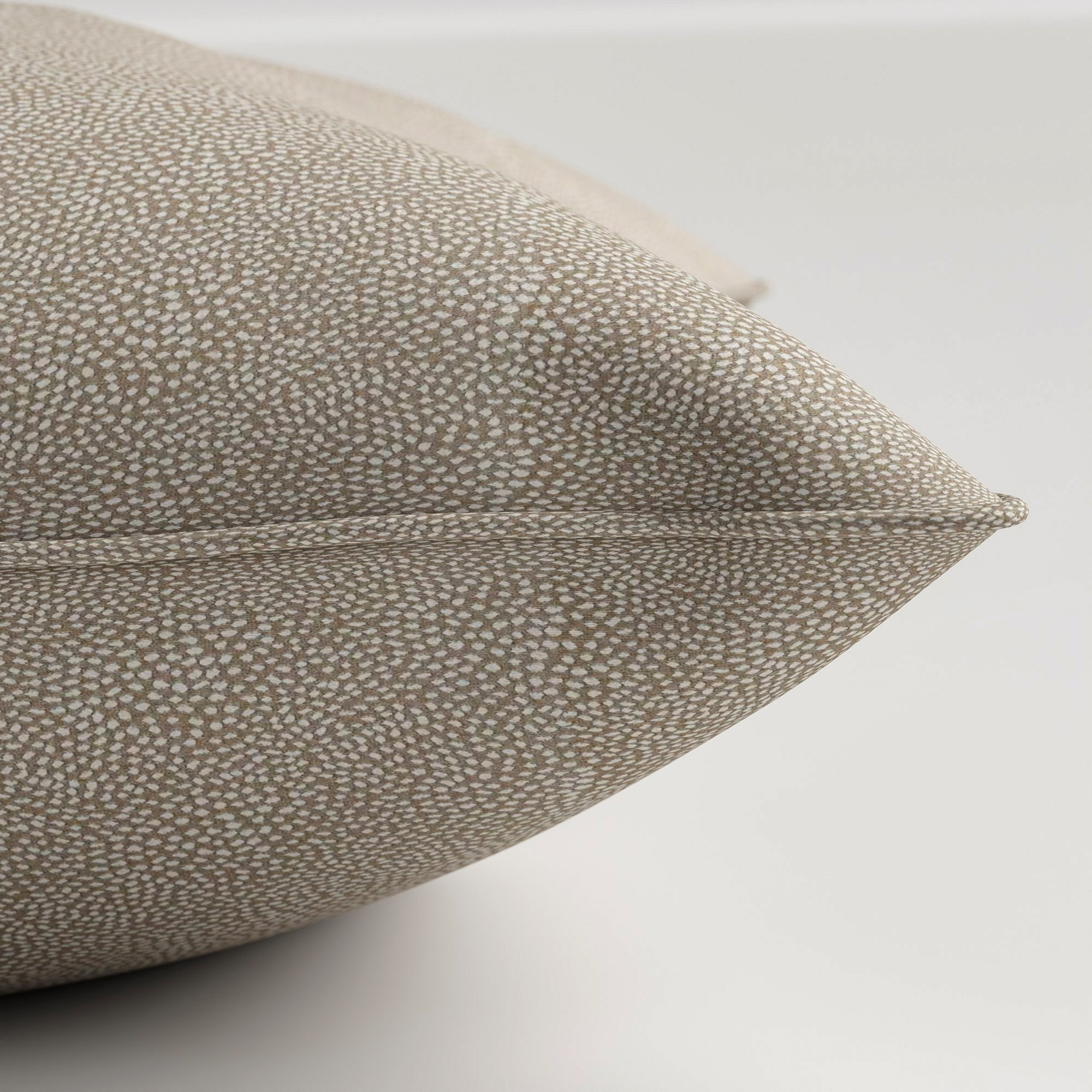 Rubens Nougat Cushion - Image 4