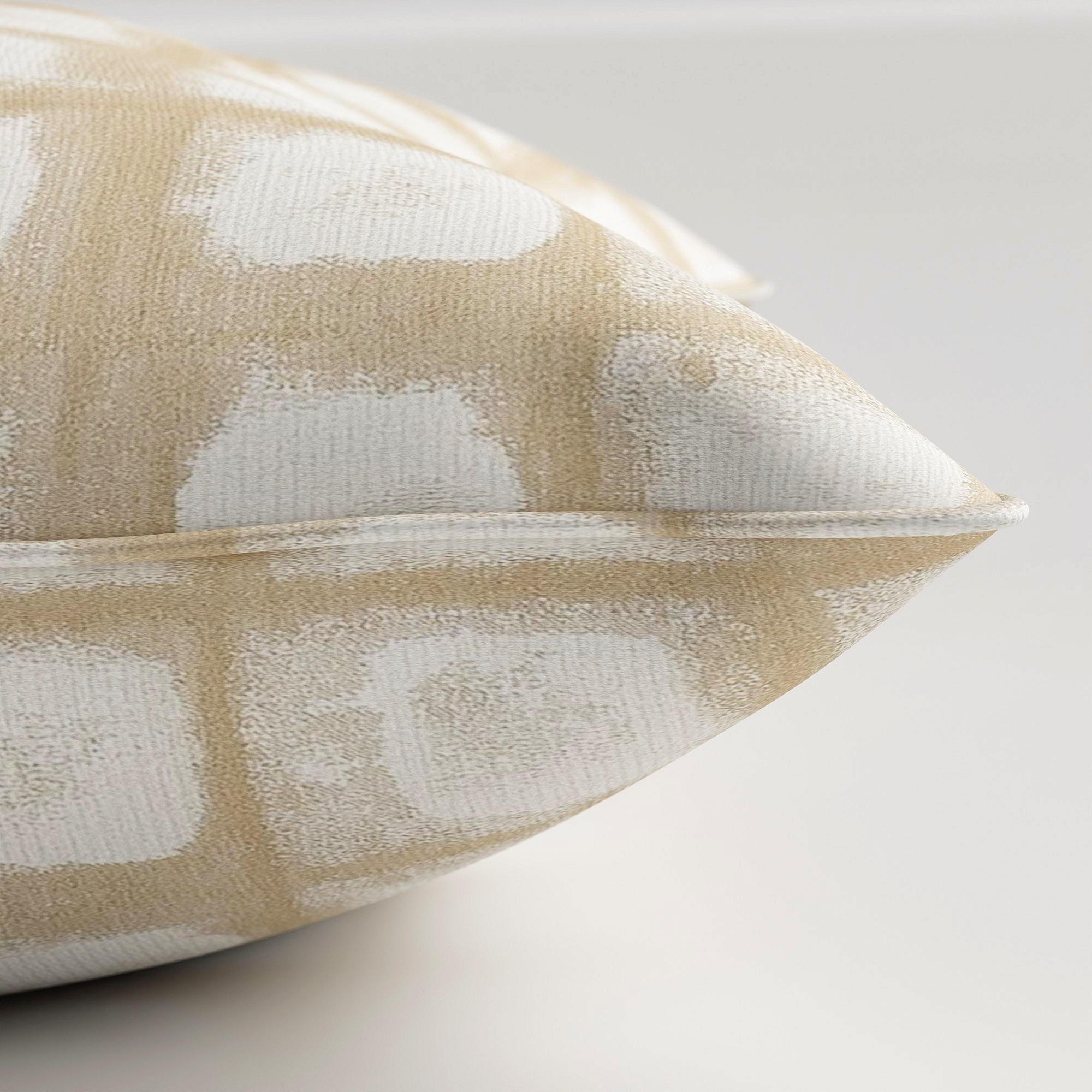 Gryon Oyster Cushion - Image 4